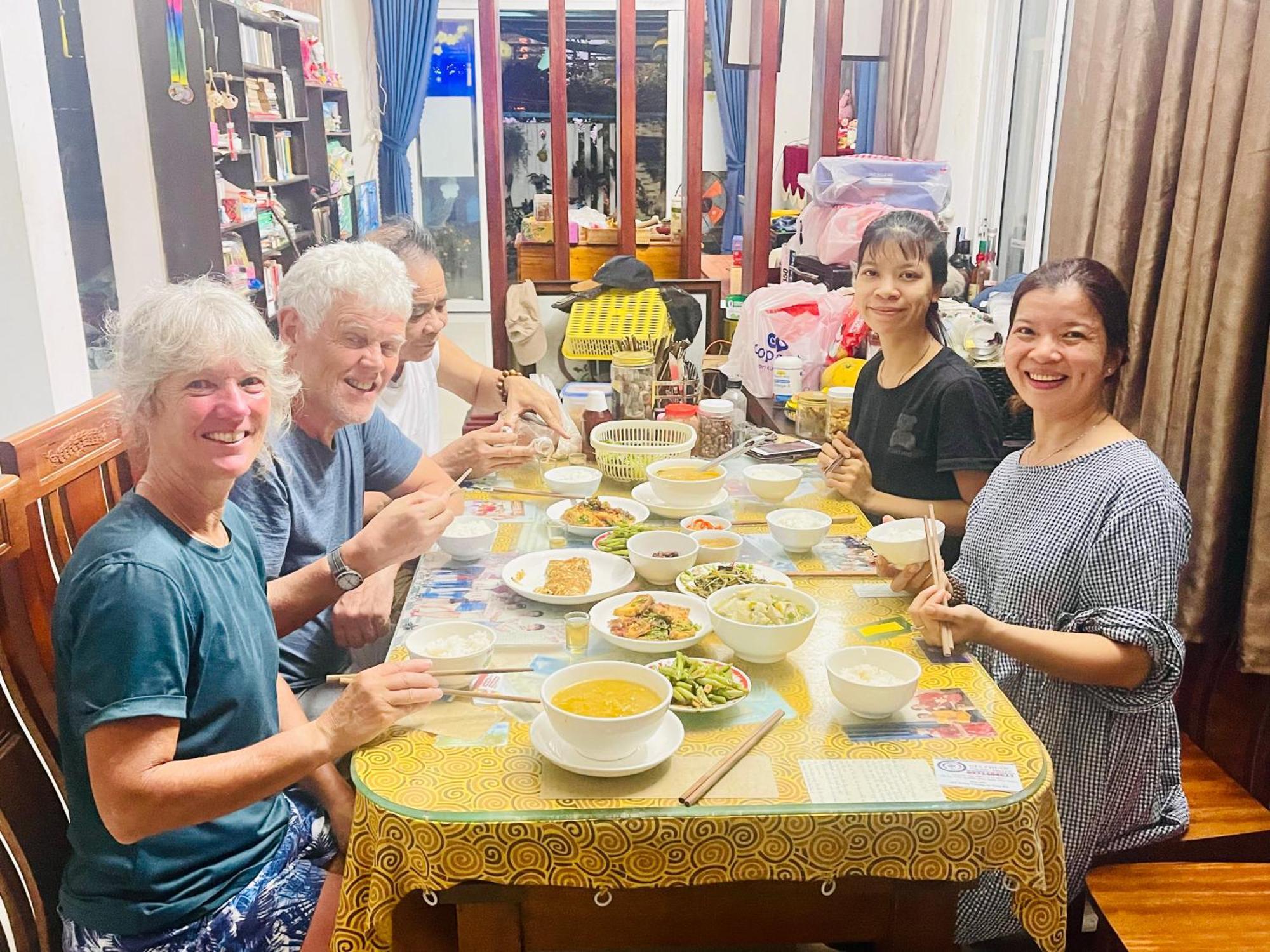 Golden Lantern Tam Thanh Homestay タムキー エクステリア 写真
